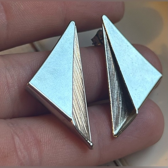 Vintage Silver Triangle Stud Earrings 80s Geometric Modernist Statement - Picture 7 of 9